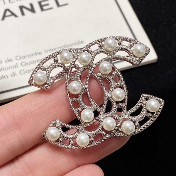 Cc brooch 0067