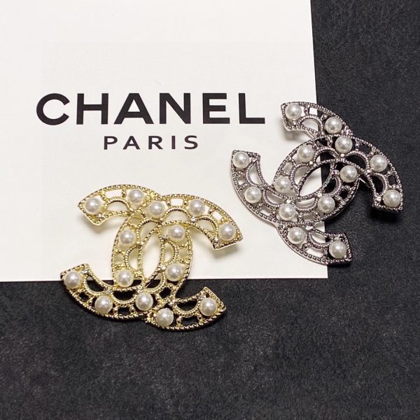 Cc brooch 0067