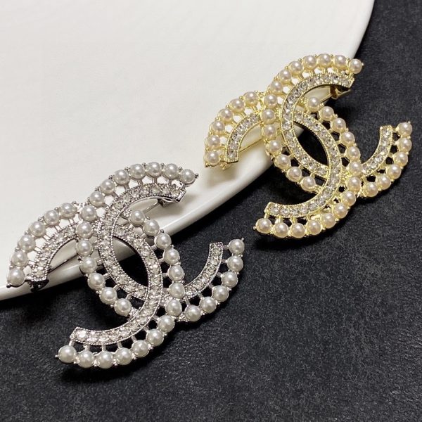 Cc brooch 0066