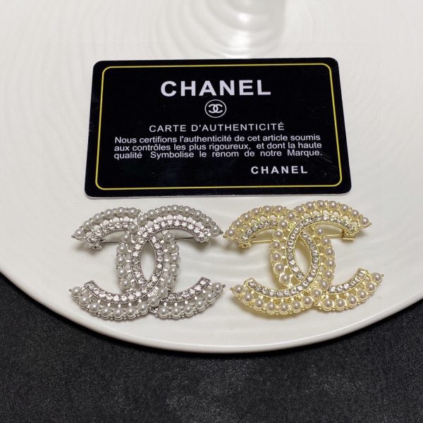 Cc brooch 0066