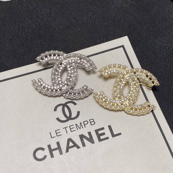 Cc brooch 0066