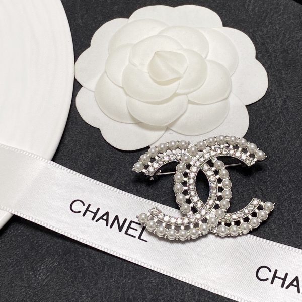 Cc brooch 0066