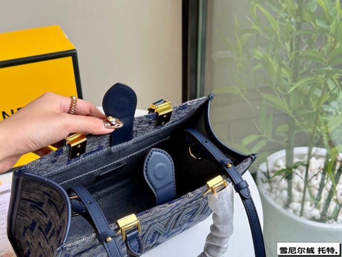 Fen new arrival tote bag 03 size: 25 cm - Image 7
