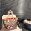 Louis new arrival tote bag size: 32*29 cm