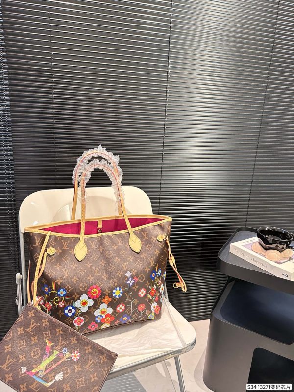 Louis new arrival tote bag size: 32*29 cm
