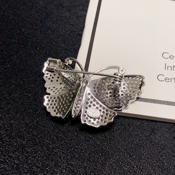 Cc brooch 0090
