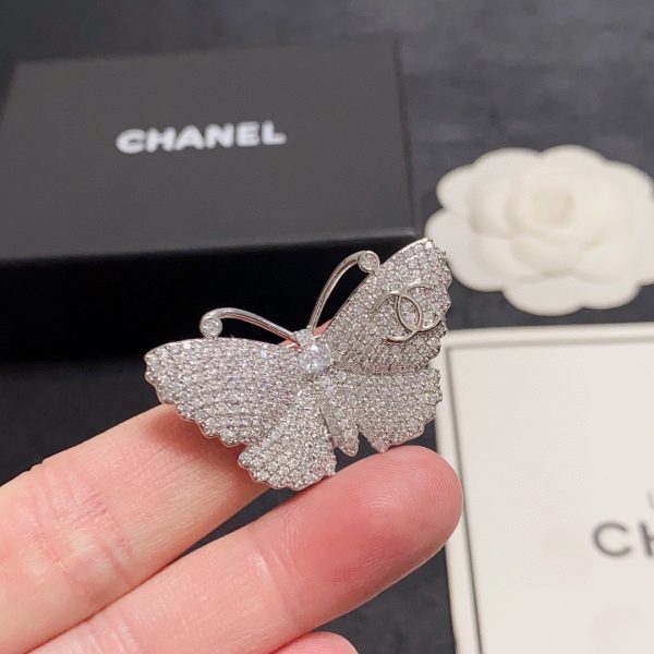 Cc brooch 0090