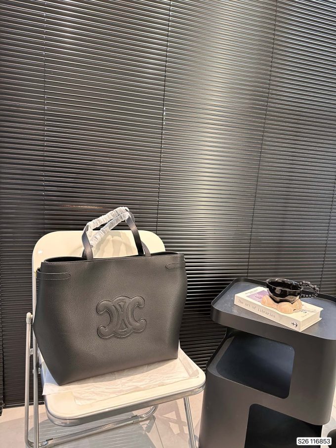 Ce new arrival 2025 tote bag size: 33 * 30 cm - Image 2