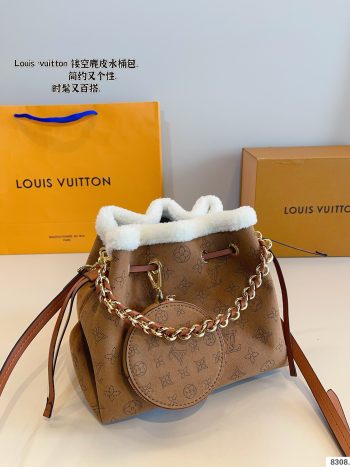 Louis new arrival bucket bag size: 23*14*19cm