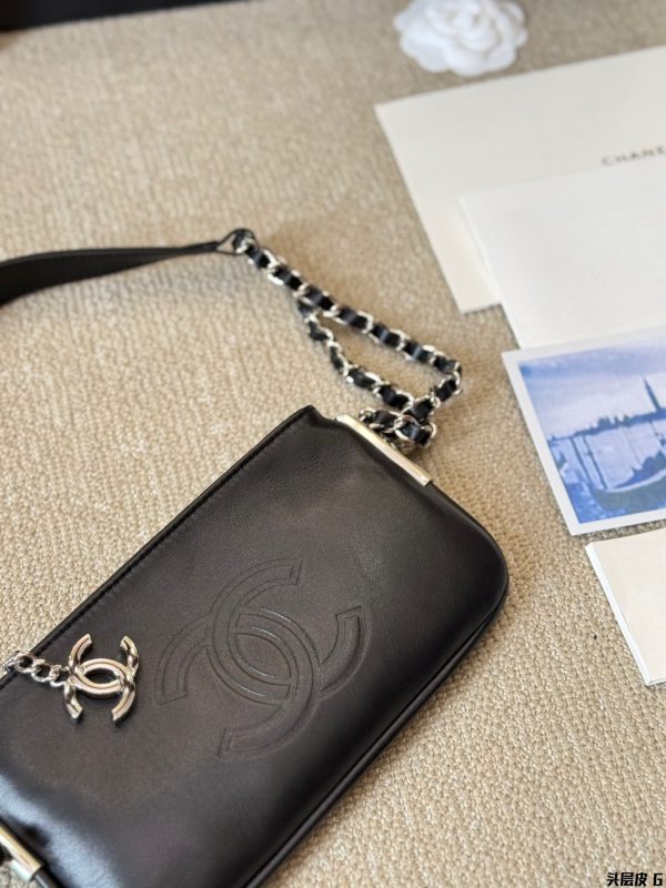CC new arrival vintage chain bag size: 22*13 cm