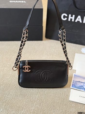 CC new arrival vintage chain bag size: 22*13 cm