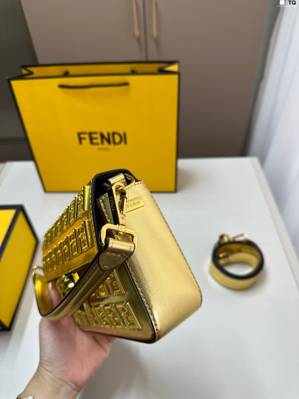 Fen ver new arrival Baguette bag size: 22*12 cm