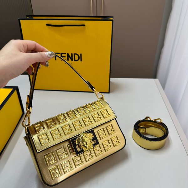 Fen ver new arrival Baguette bag size: 22*12 cm
