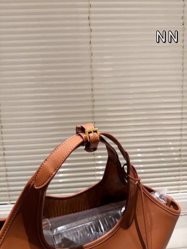 Pra new arrival tote bag size:28*22 cm