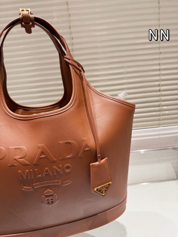 Pra new arrival tote bag size:28*22 cm