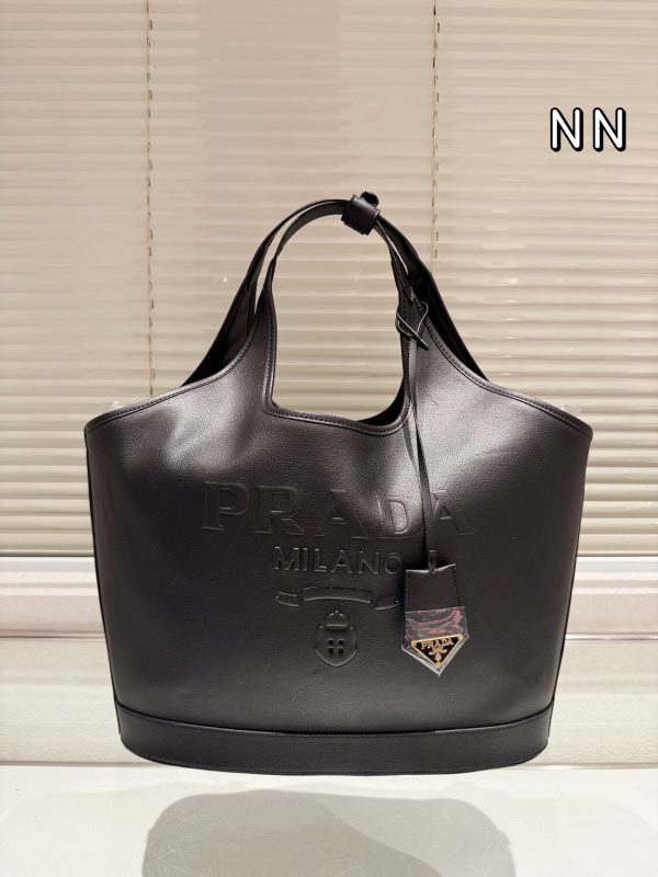 Pra new arrival tote bag size:28*22 cm