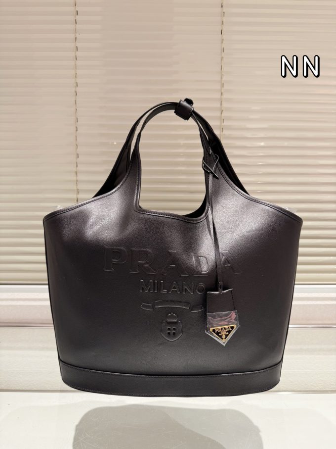 Pra new arrival tote bag size:28*22 cm - Image 2