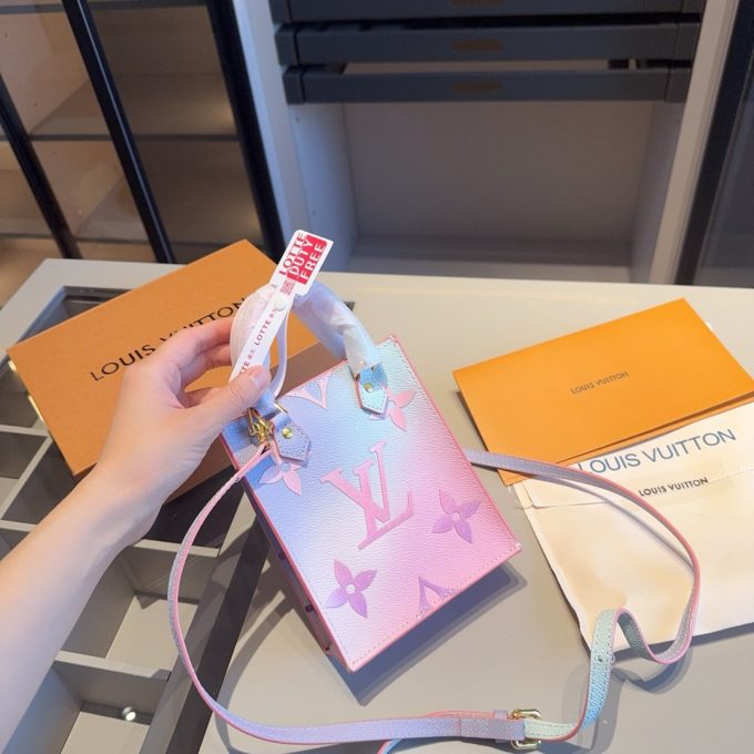 louis new arrival pink mini tote bag size: 14*17*5 cm - Image 5