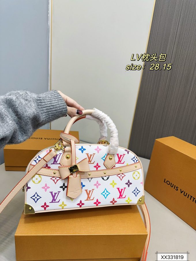 Louis new arrival bag size；28*15 cm - Image 3