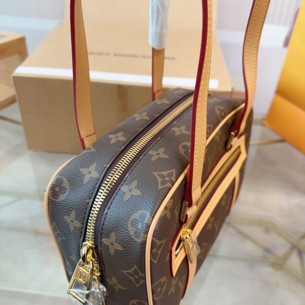 Louis new arrival vintage bag size: 25*15cm