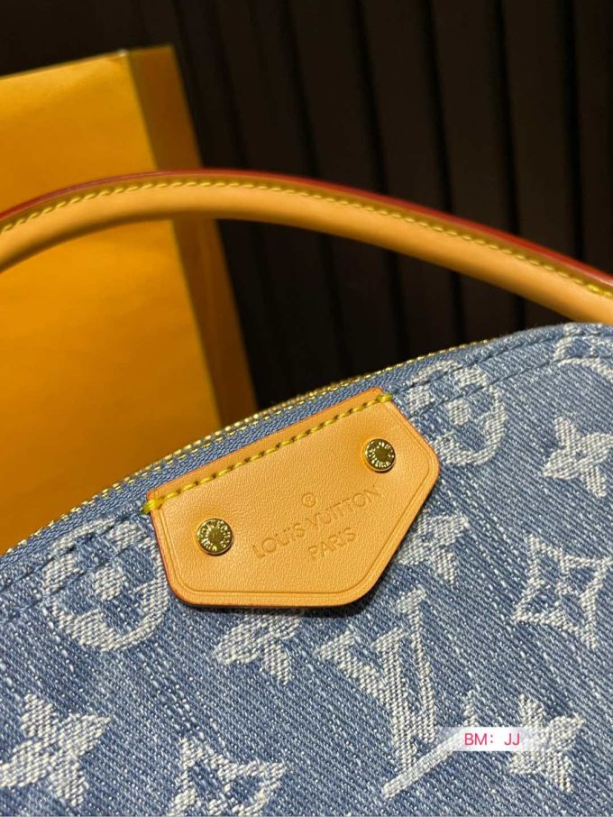Louis new arrival bb denim bag size: 24*15 cm - Image 4