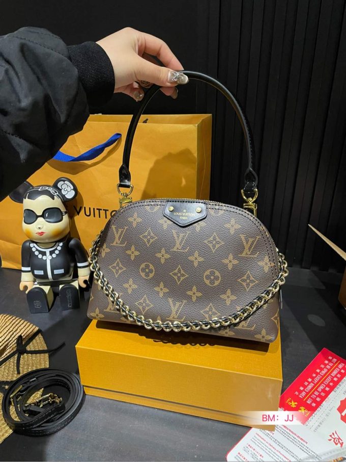 Louis new arrival bb bag size: 24*15 cm - Image 10