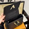 Louis 2025 new arrival twist bag size: 23*16cm