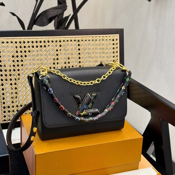 Louis 2025 new arrival twist bag size: 23*16cm