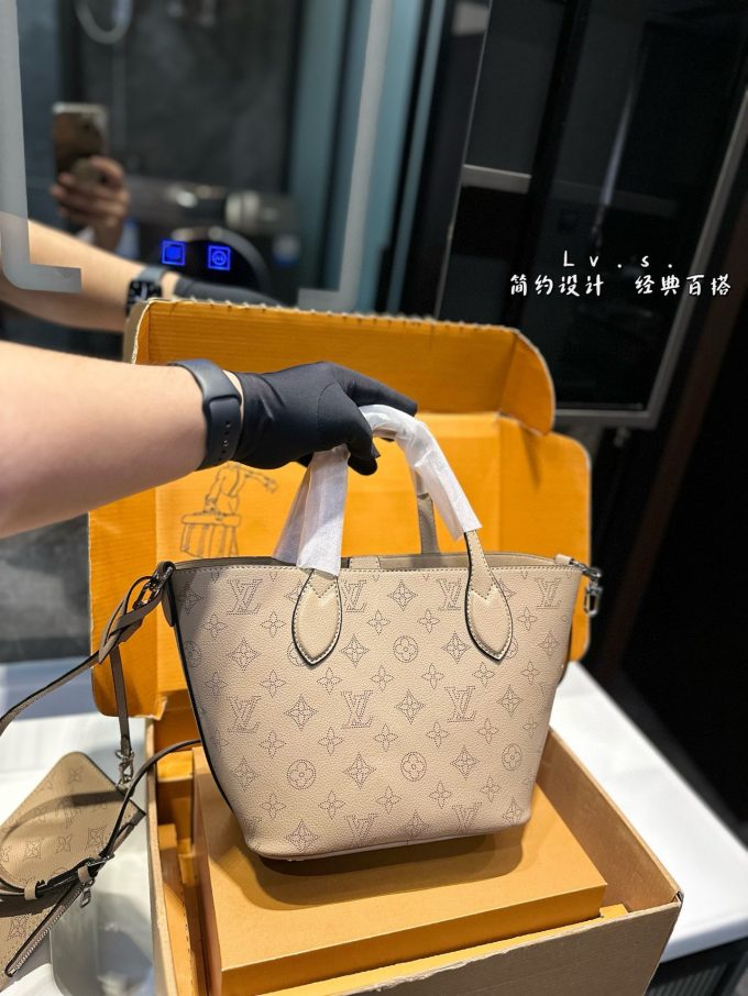 louis new arrival tote bucket bag size:21 * 20cm - Image 12