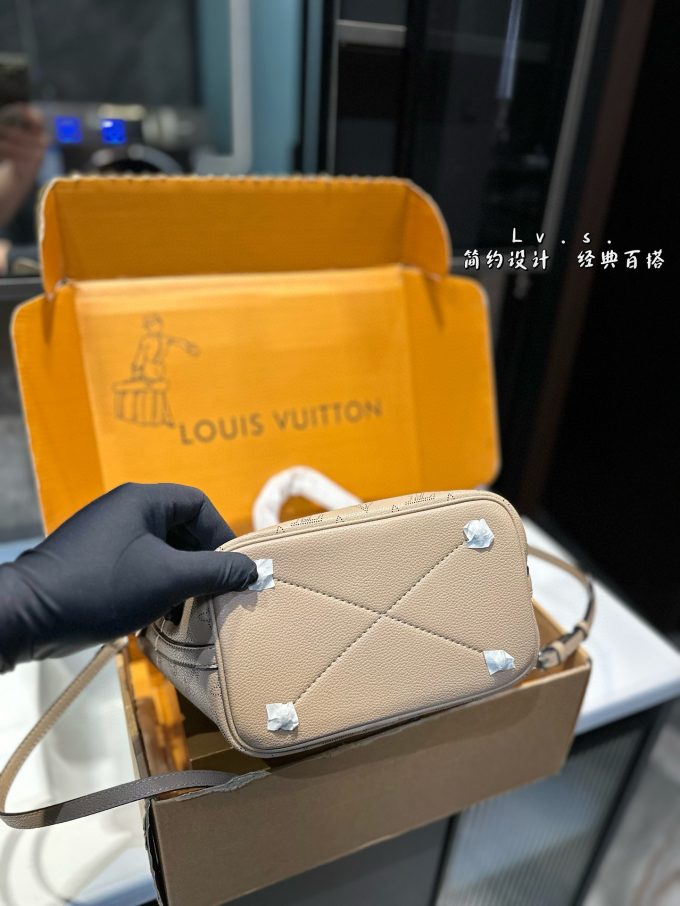 louis new arrival tote bucket bag size:21 * 20cm - Image 11