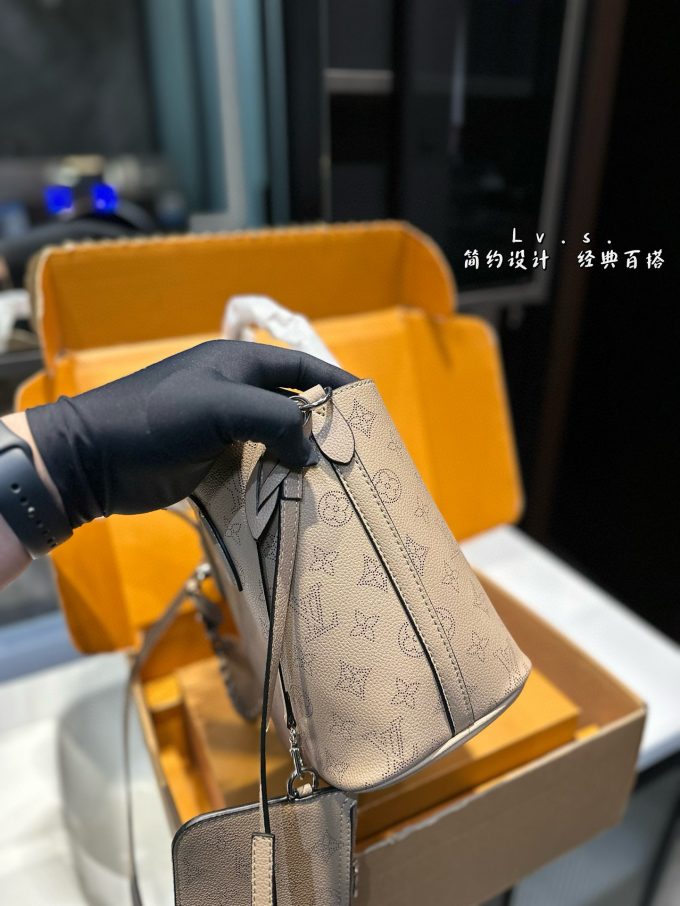 louis new arrival tote bucket bag size:21 * 20cm - Image 8