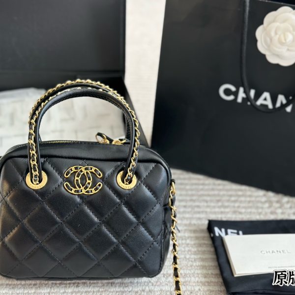 Cc new arrival leather bag size: 18 cm