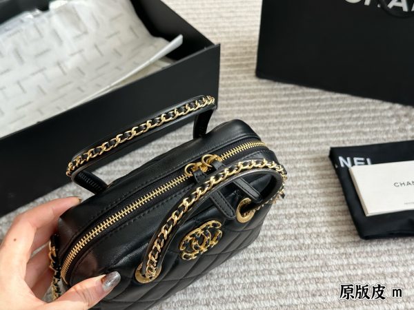 Cc new arrival leather bag size: 18 cm