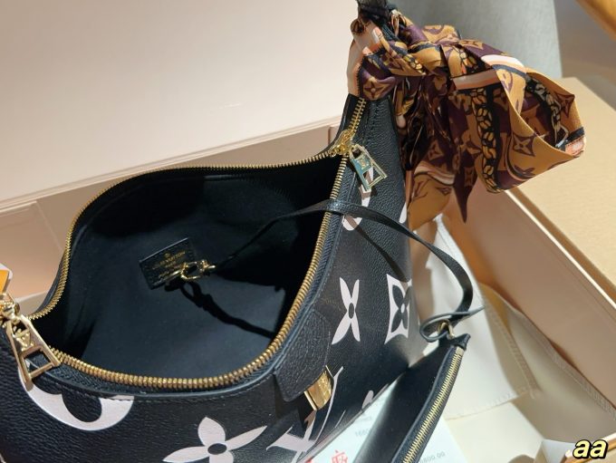 Louis new arrival hobo lock bag size:28*18*10 cm - Image 7