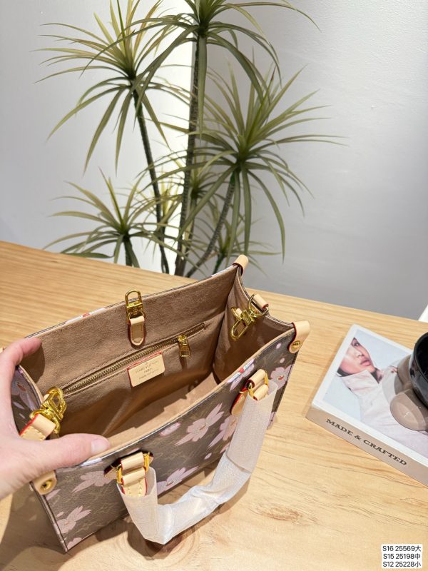 Louis 25s new arrival onthego tote bag