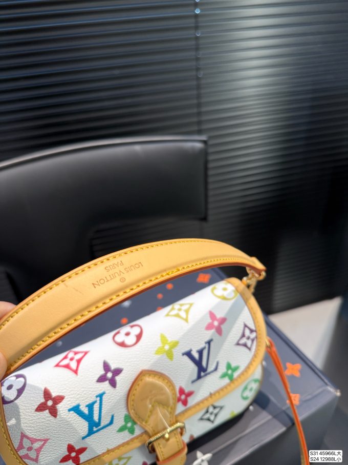 Louis new arrival hobo Baguette bag - Image 6
