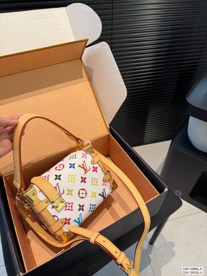 Louis new arrival white trunk bag - Image 2