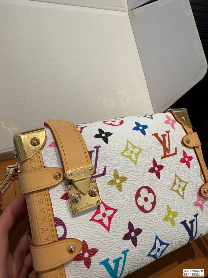 Louis new arrival white trunk bag - Image 5