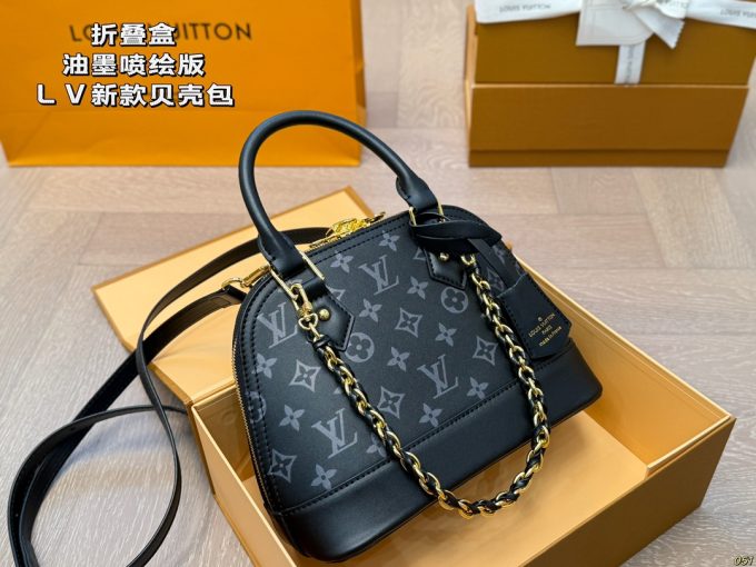 Louis new arrival bb bag size:25 * 18 cm - Image 3