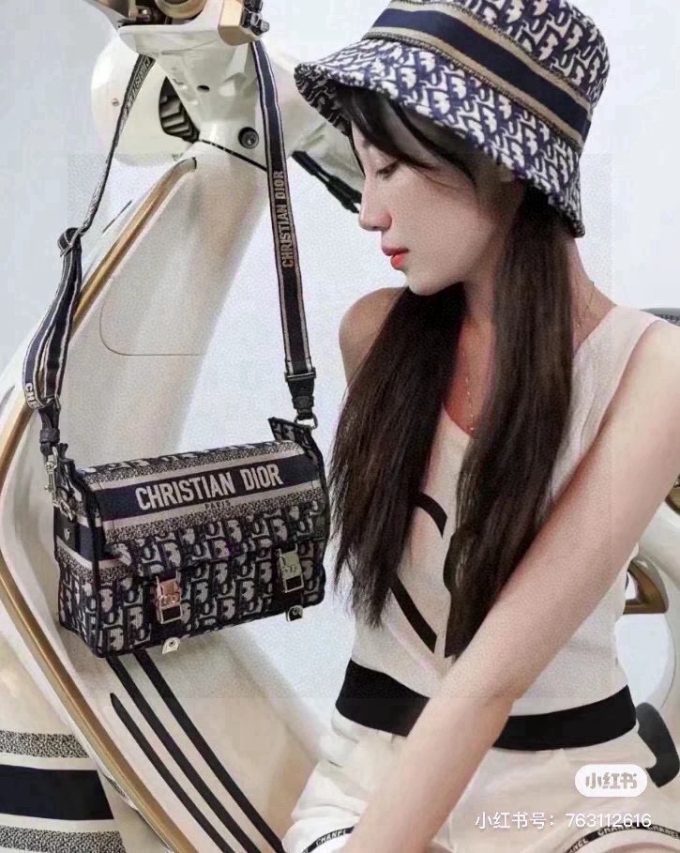 D new arrival Camp mini bag size: 23*15*8cm - Image 2