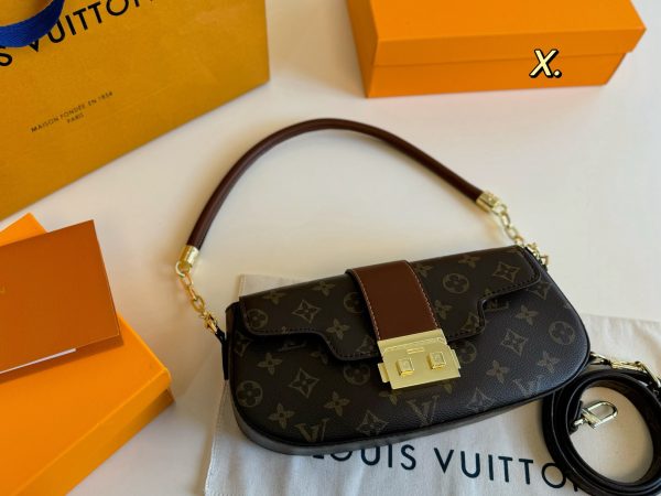 Louis new arrival hobo bag size: 26*13 cm