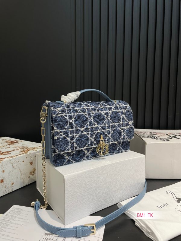 D new arrival woc bag size: 24*15cm
