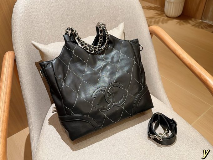 Cc new arriva 25s tote bag size: 32*29*11 - Image 3