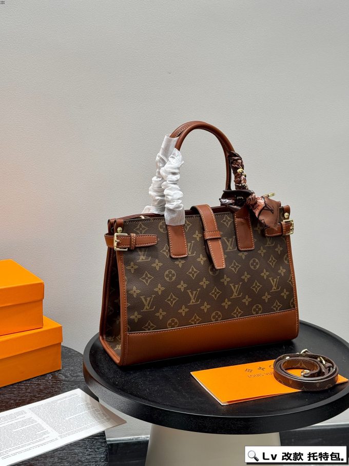 Louis new arrival vintage tote bag 009 size: 32*24 cm - Image 3