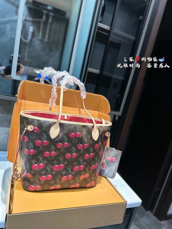 Louis new arrival neverfull bag size: 32*29 cm