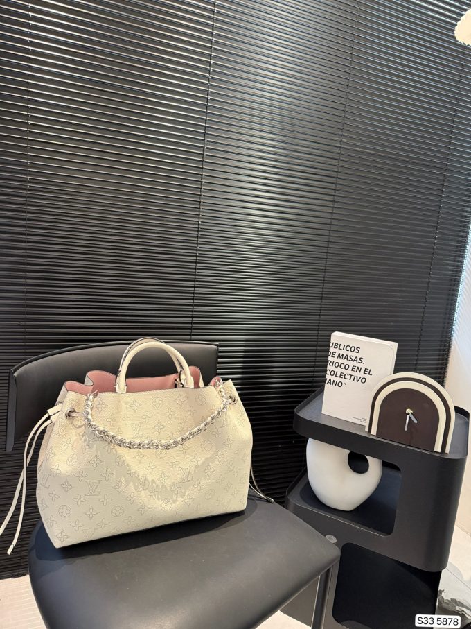 Louis new arrival  bella bag size: 33 * 24 cm - Image 4