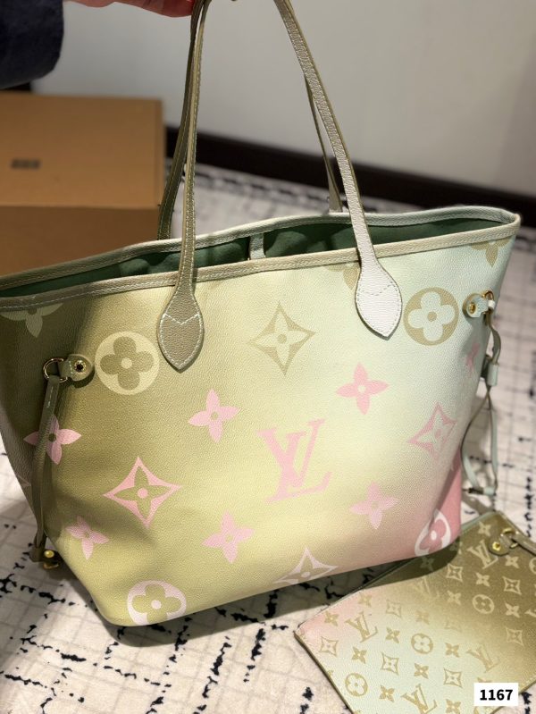 Louis new arrival neverfull tote bag size:33 * 29 cm