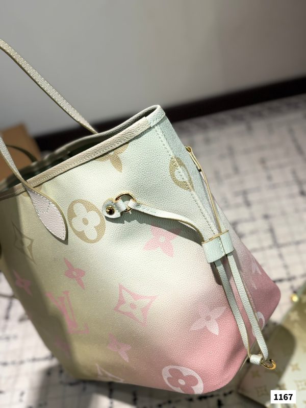 Louis new arrival neverfull tote bag size:33 * 29 cm
