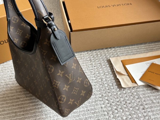 Louis new arrival The Drop hobo bag size: 26*17 cm - Image 5