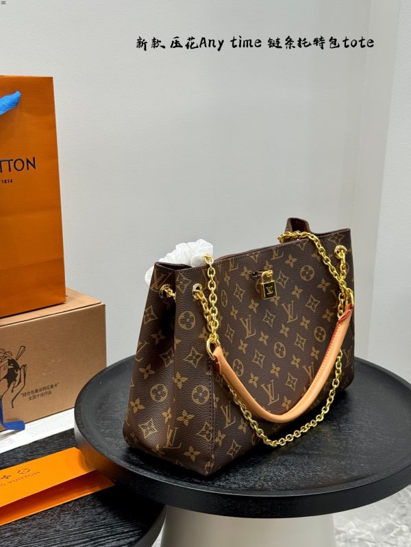 Louis new arrival Any time tote bag size:31*24cm